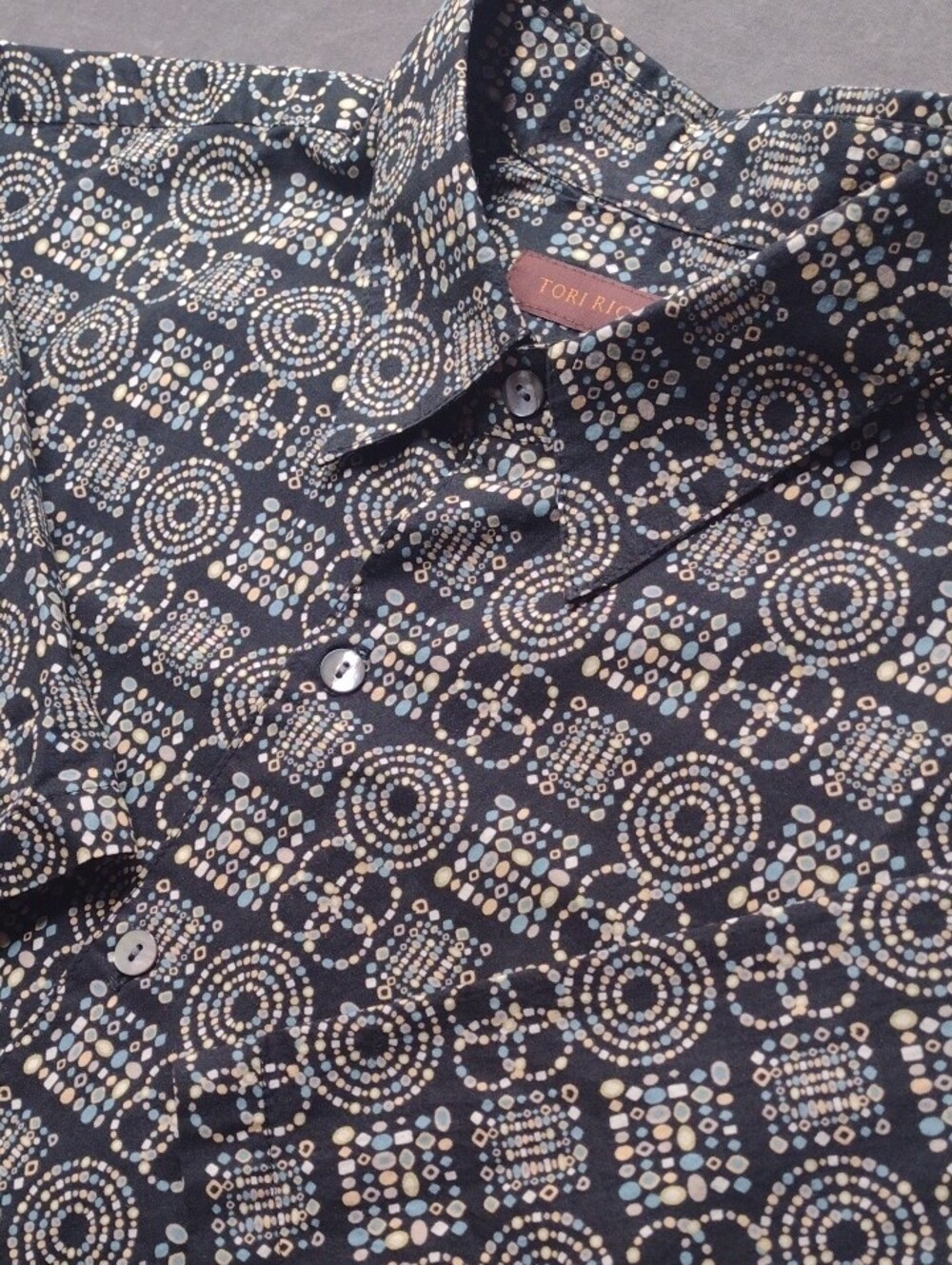 Tori Richard L Black Mosaic Blue Tan  Geometric  Motif Mother Of Pearl Buttons